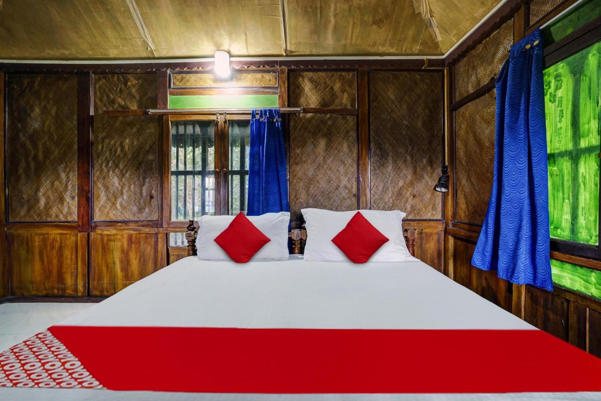 Oyo Flagship Meadow View Inn Thekkady Ngoại thất bức ảnh